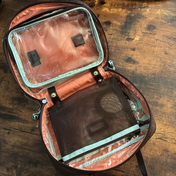 Stephanie Johnson Java Martha  travel small case in Coffee / Néw - Picture 3 of 7